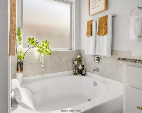 Bath - 5248 Montague, Bryan, TX 77807 photo 3 of 4