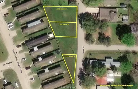 1111 Smith St, Navasota, TX 77868