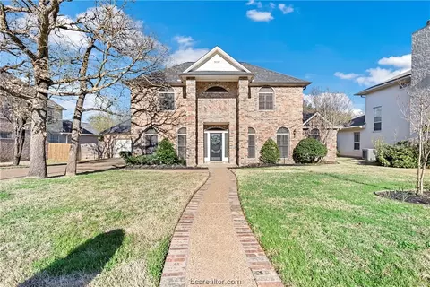 9307 Amberwood Ct, College Station, TX 77845