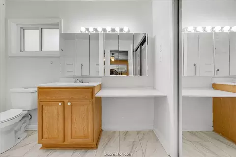 Bath - 1925 Wayside Dr, Bryan, TX 77802 photo 1 of 3