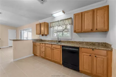 Kitchen - 1925 Wayside Dr, Bryan, TX 77802 photo 4 of 4
