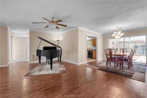 Living - 1925 Wayside Dr, Bryan, TX 77802 photo 5 of 6