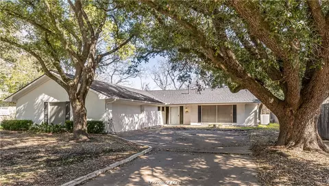 Exterior - 1925 Wayside Dr, Bryan, TX 77802 photo 2 of 8