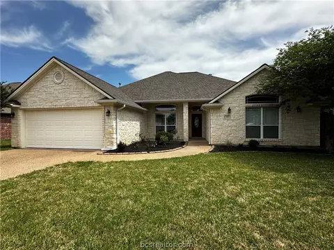 326 Agate Dr, College Station, TX 77845