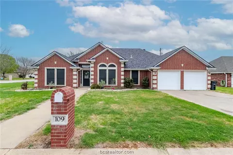 109 Ruby St, Caldwell, TX 77836