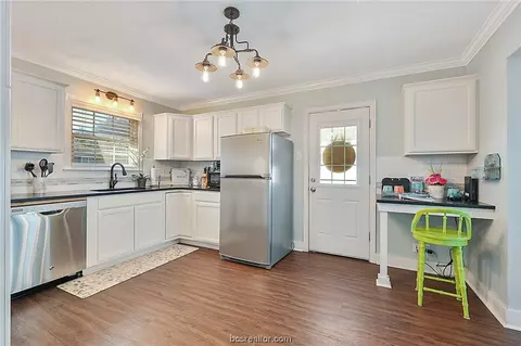 1604 E 28th St, Bryan, TX 77802 photo 8