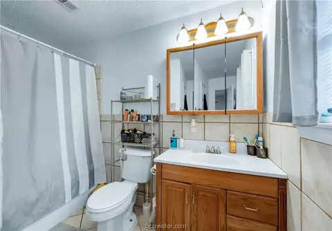 Bath - 1803 Marshall, Bryan, TX 77803 photo 1 of 3