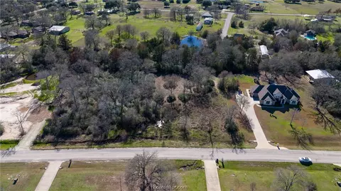 7598 Field Creek Estates Dr, Bryan, TX 77808