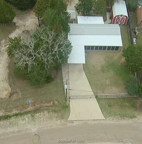407 Woodvine Ln, Somerville, TX 77879