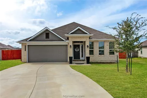 2703 Sentry Ct, Bryan, TX 77803