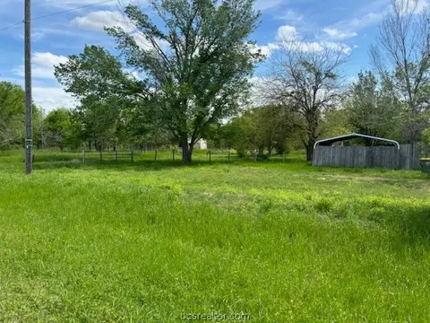 1010 E Hanna St, Calvert, TX 77837 photo 9