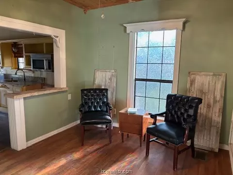 1010 E Hanna St, Calvert, TX 77837 photo 8