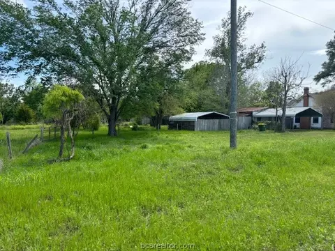 1010 E Hanna St, Calvert, TX 77837 photo 10