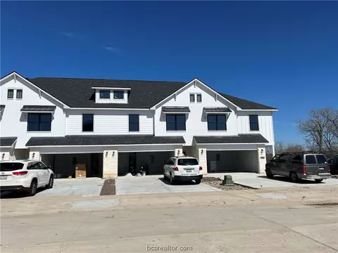 1421 Ailin Dr, College Station, TX 77845