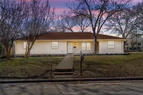 901 E 27th St, Bryan, TX 77803 photo 1