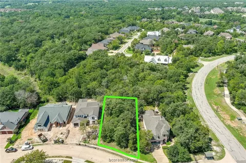 3403 Chinquapin Ct, Bryan, TX 77807