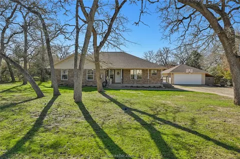 6826 Bendwood, College Station, TX 77845