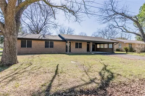 301 N Broadway St, Caldwell, TX 77836