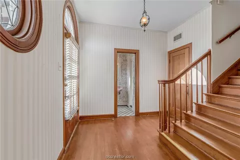 Entry Way - 700 E 32nd St, Bryan, TX 77803 photo 2 of 3