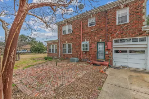 Exterior - 700 E 32nd St, Bryan, TX 77803 photo 8 of 9
