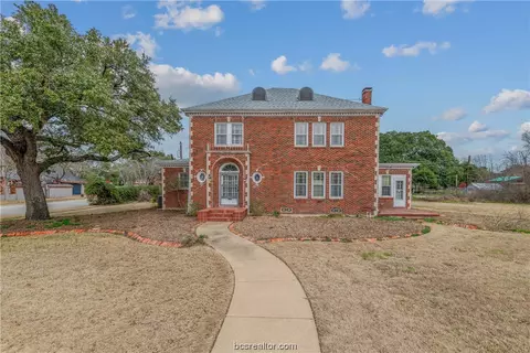 Exterior - 700 E 32nd St, Bryan, TX 77803 photo 1 of 9