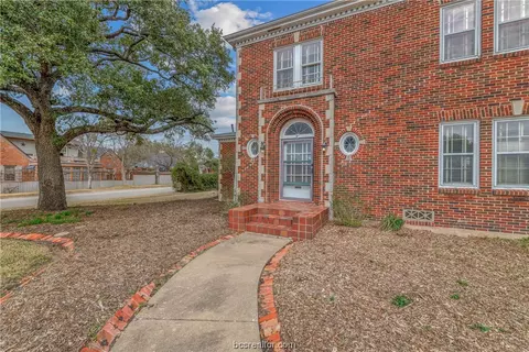 Exterior - 700 E 32nd St, Bryan, TX 77803 photo 5 of 9