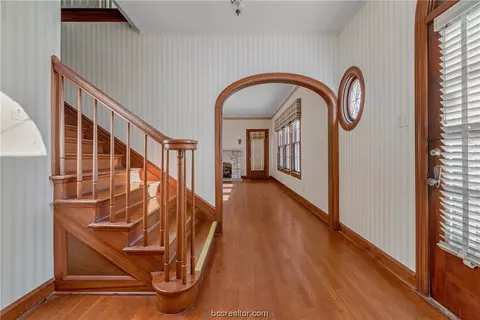 Entry Way - 700 E 32nd St, Bryan, TX 77803 photo 1 of 3