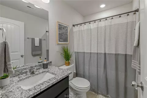 Bath - 1947 Cartwright St, Bryan, TX 77807 photo 4 of 5