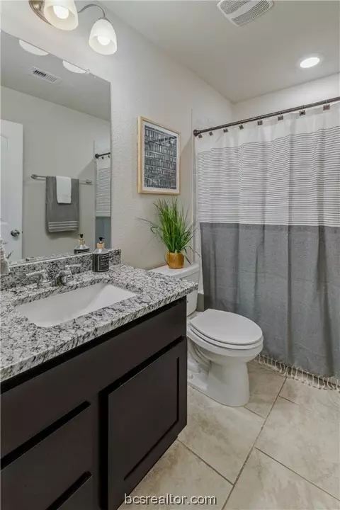 Bath - 1947 Cartwright St, Bryan, TX 77807 photo 5 of 5