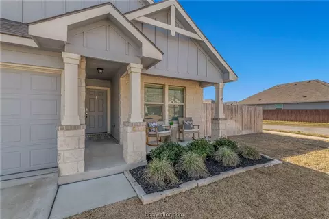 Exterior - 1947 Cartwright St, Bryan, TX 77807 photo 2 of 8