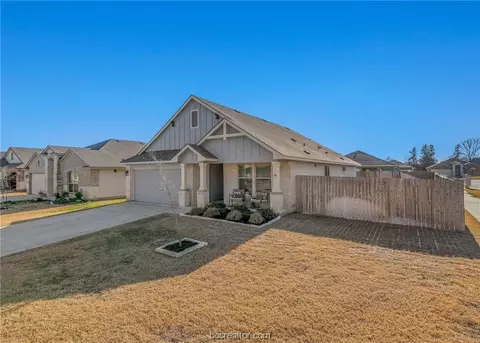 1947 Cartwright St, Bryan, TX 77807