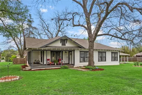 613 Bremond St, Franklin, TX 77856