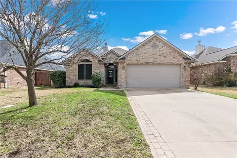 240 Passendale Ln, College Station, TX 77845