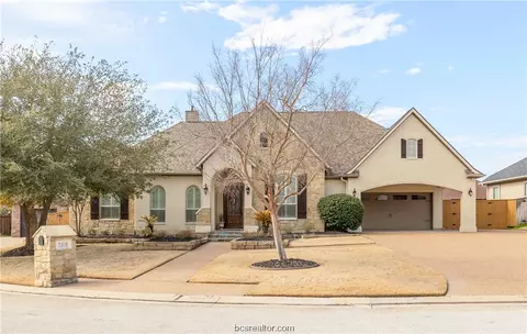 5308 Riviera Ct, College Station, TX 77845