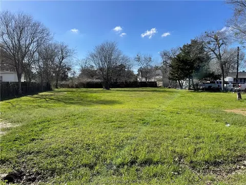 808 Cole St, Bryan, TX 77803 photo 3