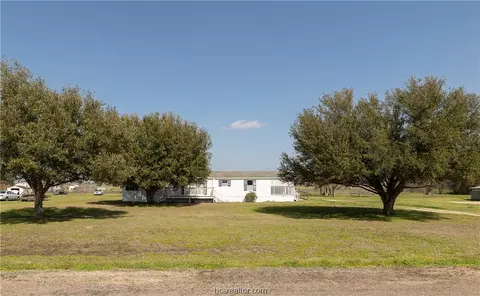 3146 Starlight Dr, Bryan, TX 77808