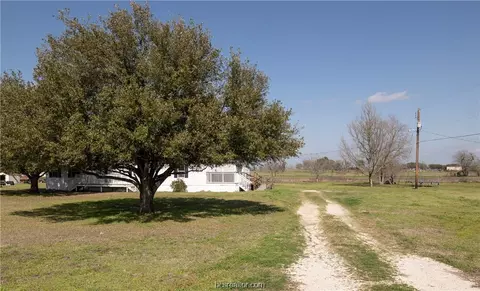 3146 Starlight Dr, Bryan, TX 77808 photo 2