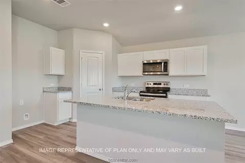 212 Blanco Dr, Huntsville, TX 77340