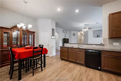 Kitchen - 25252 Killarney St, Hempstead, TX 77445 photo 2 of 2