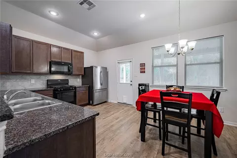 Kitchen - 25252 Killarney St, Hempstead, TX 77445 photo 1 of 2