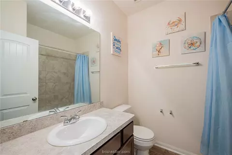 Bath - 25252 Killarney St, Hempstead, TX 77445 photo 3 of 3