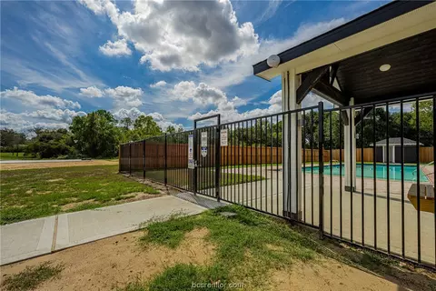 Exterior - 25252 Killarney St, Hempstead, TX 77445 photo 10 of 11