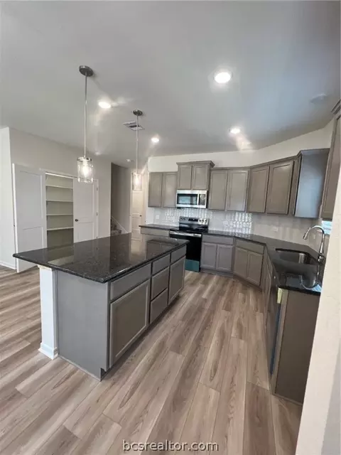5316 Lyle Pl, Bryan, TX 77807 photo 3
