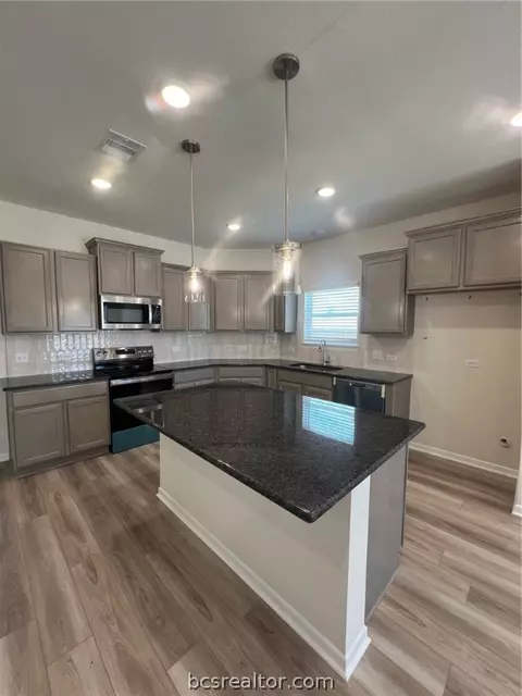 5316 Lyle Pl, Bryan, TX 77807 photo 2