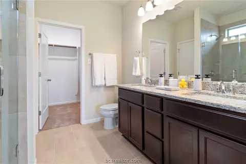 Bath - 5318 Lyle Pl, Bryan, TX 77807 photo 1 of 3