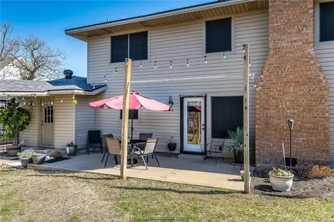 Exterior - 2505 Memorial Dr, Bryan, TX 77802 photo 5 of 7
