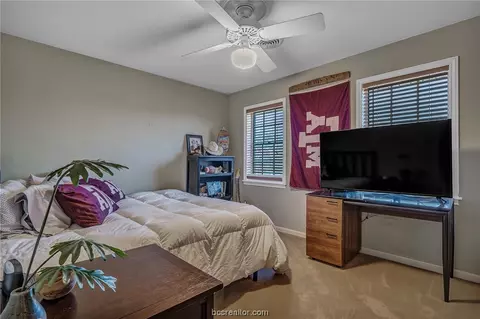 Bedroom - 2505 Memorial Dr, Bryan, TX 77802 photo 6 of 6
