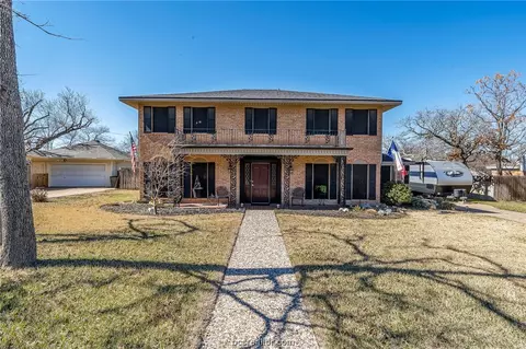 2505 Memorial Dr, Bryan, TX 77802