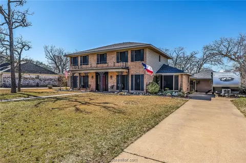 Exterior - 2505 Memorial Dr, Bryan, TX 77802 photo 4 of 7