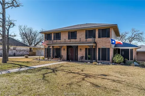 Exterior - 2505 Memorial Dr, Bryan, TX 77802 photo 2 of 7